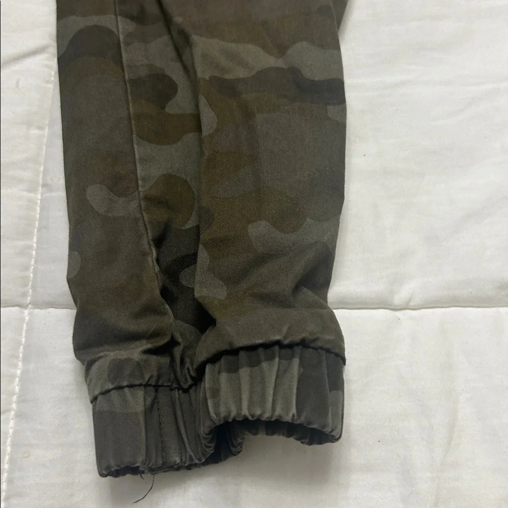 Old Navy Kids Camouflage Joggers - Green and Brown 💥